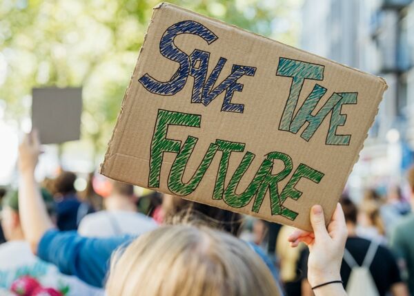 Schild bei Demo: "SAVE THE FUTURE"